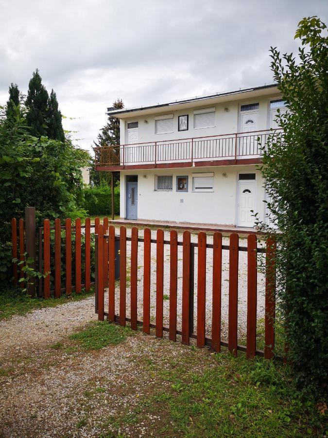 Dorka Apartman Вонярцвашгедь Екстер'єр фото